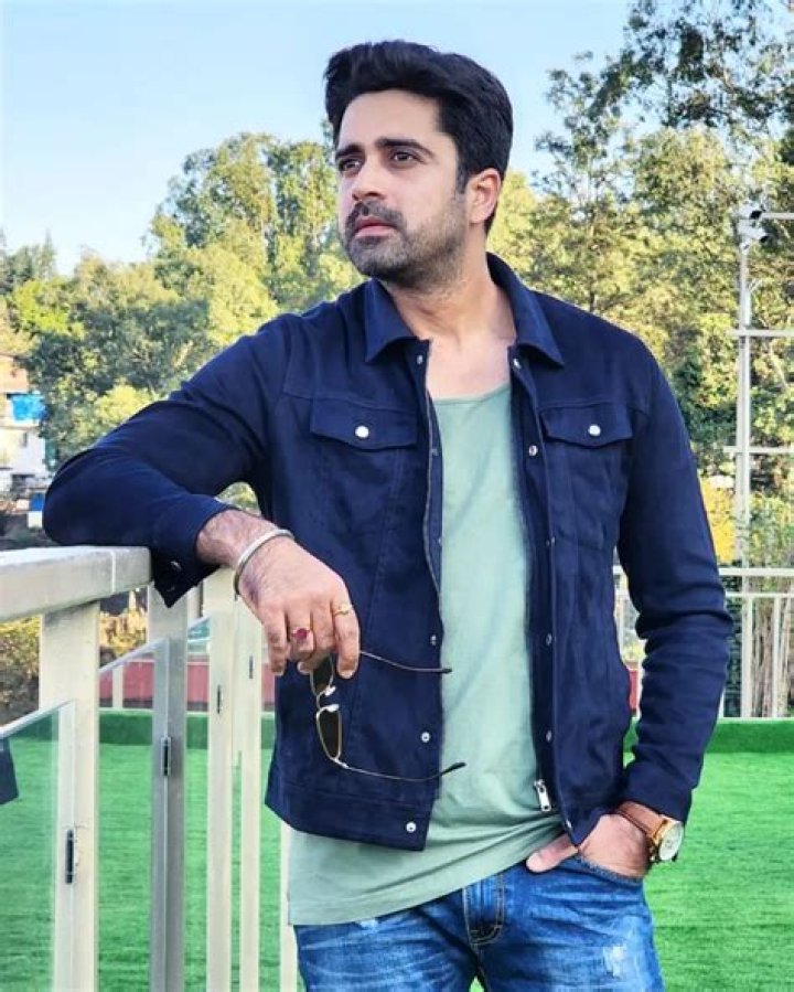 Avinash Sachdev Biography, Age, Height, Wife, Net Worth, Family
