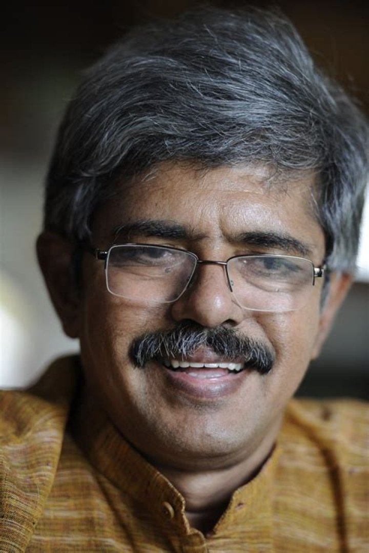 Balachandran Chullikkadu Biography, Age, Height, Wife, Net Worth, Family