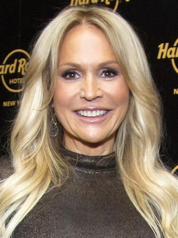 Barbara Alyn Woods Biography, Age, Height, Husband, Net Worth, Family