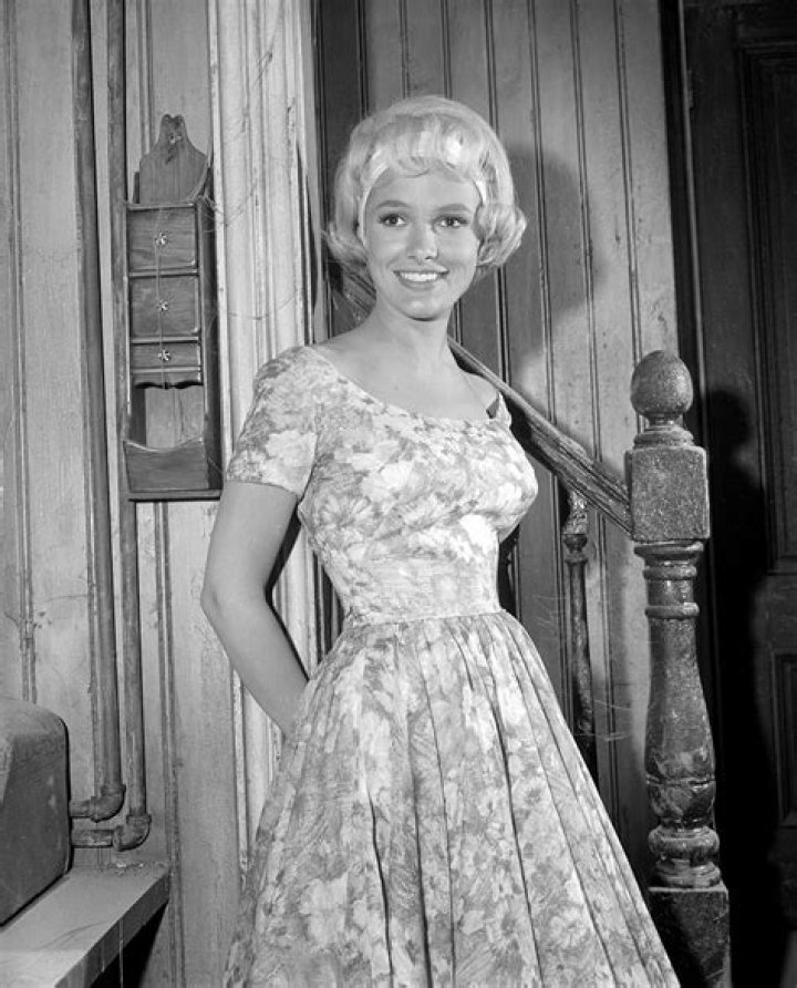 Beverley Owen Biography, Age, Height, Husband, Net Worth, Family