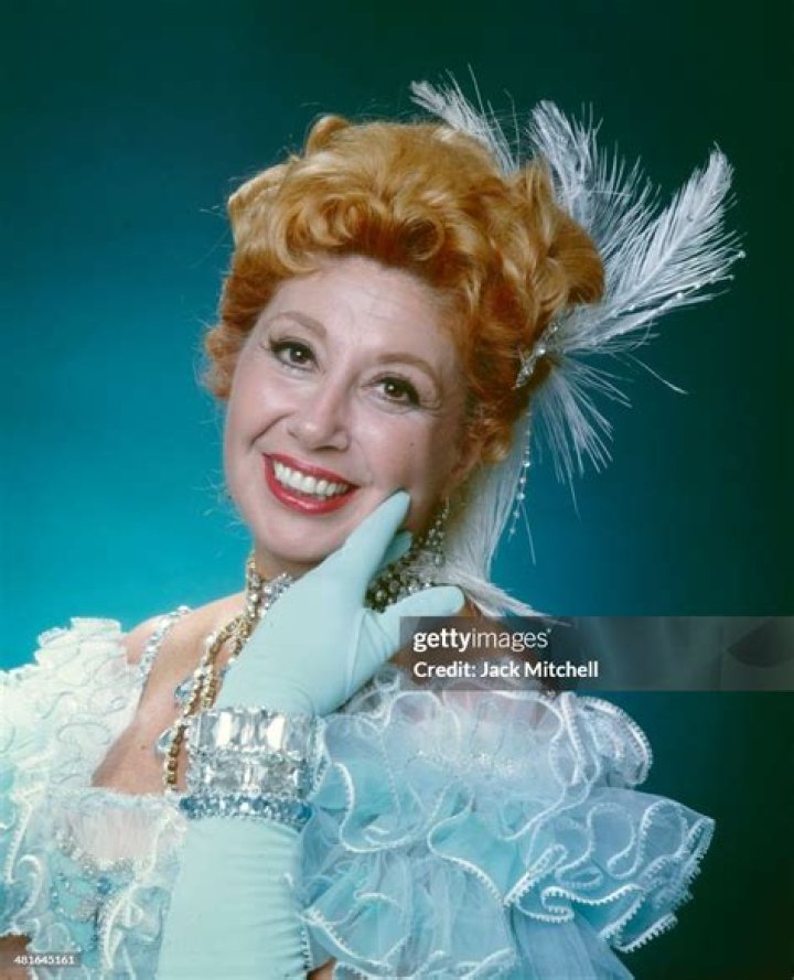 Beverly Sills Biography, Age, Height, Husband, Net Worth, Family