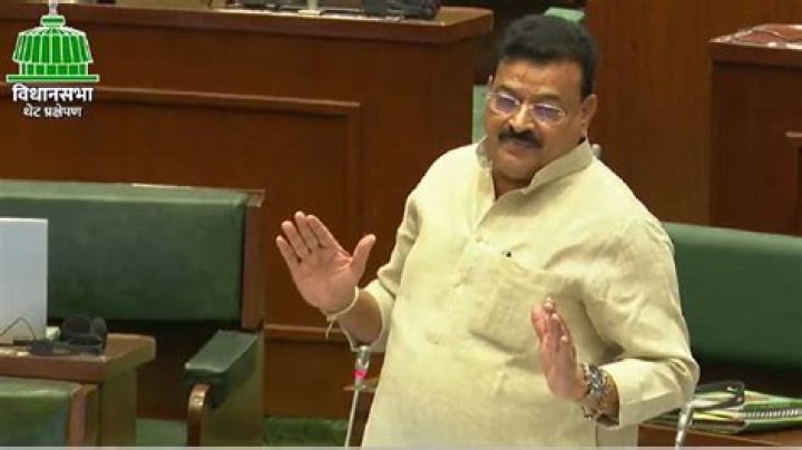 Bhaskar Jadhav Biography, Age, Height, Wife, Net Worth, Family