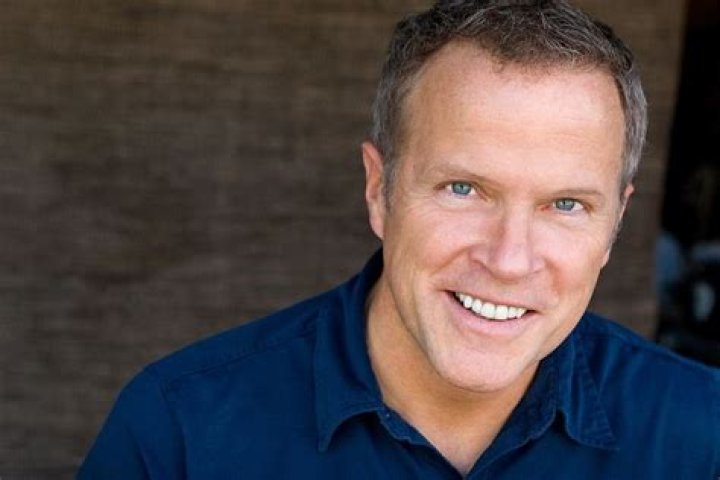 Bil Dwyer Biography, Age, Height, Wife, Net Worth, Family