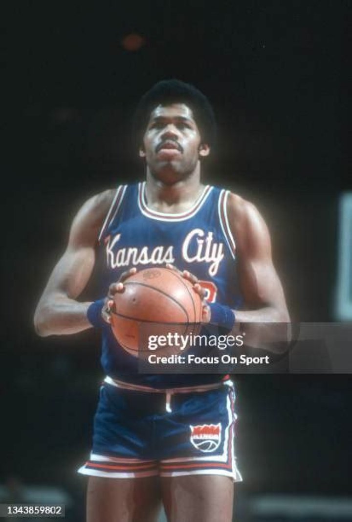 Bill Robinzine Biography, Age, Height, Wife, Net Worth, Family