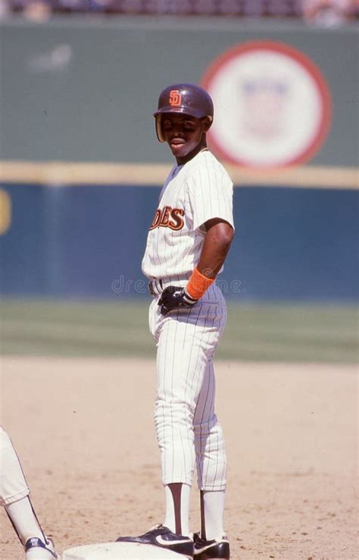 Bip Roberts Biography, Age, Height, Wife, Net Worth, Family