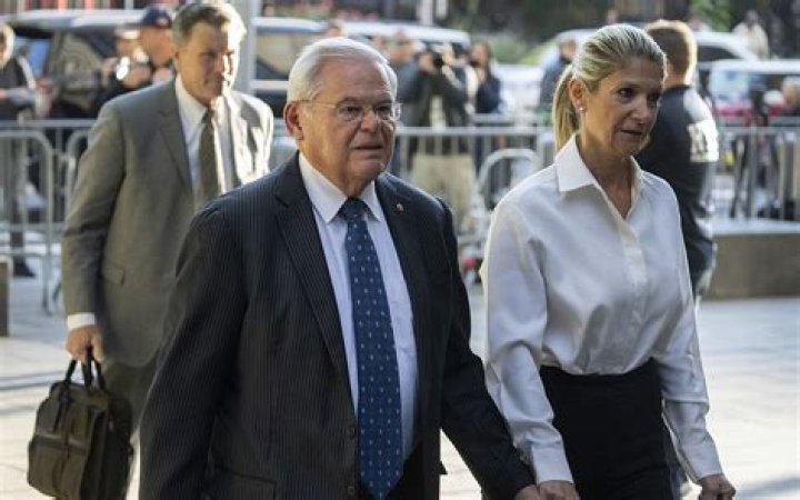 Bob Menendez Biography, Age, Height, Wife, Net Worth, Family