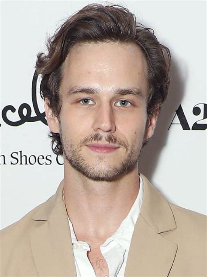 Brandon Flynn Biography, Age, Height, Wife, Net Worth, Family