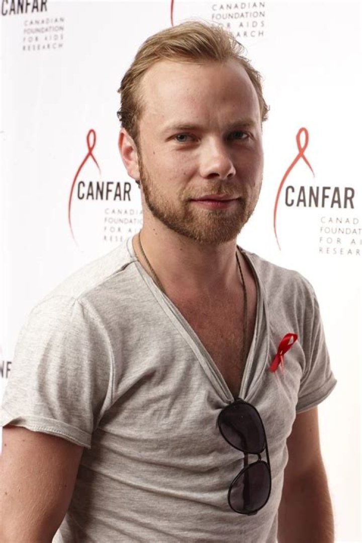 Brendan Fletcher Biography, Age, Height, Wife, Net Worth, Family