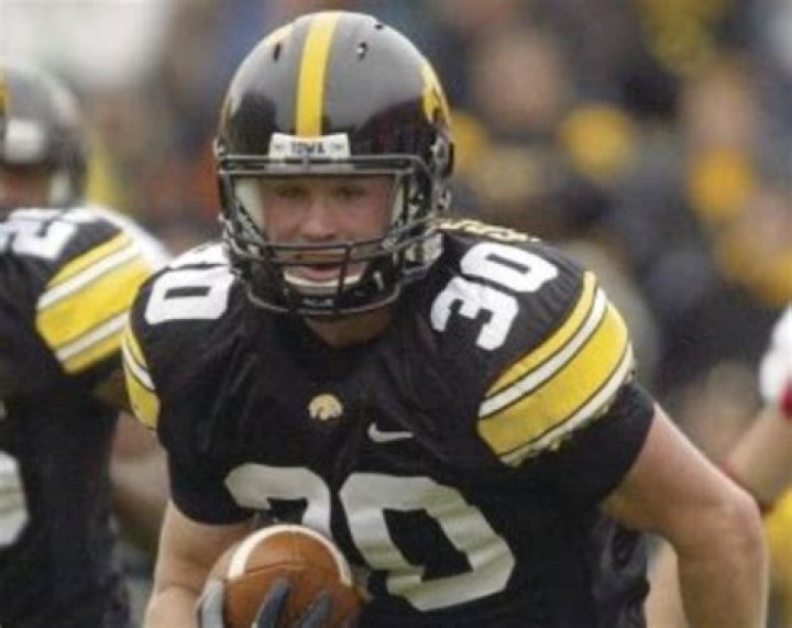 Brett Greenwood Biography, Age, Height, Wife, Net Worth, Family