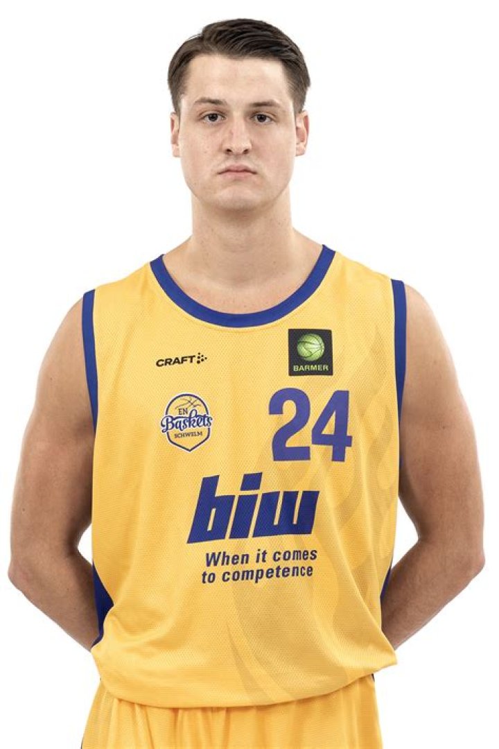 Brett Reed Biography, Age, Height, Wife, Net Worth, Family