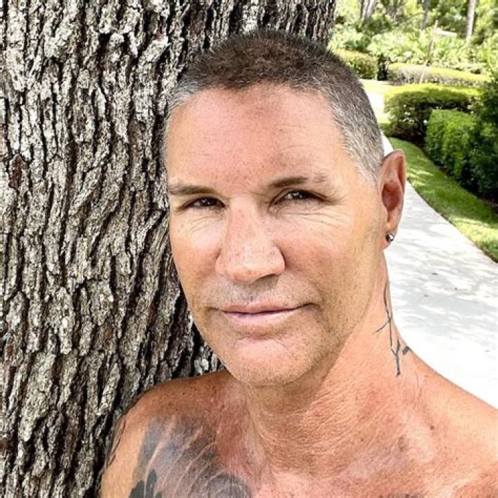 Brian Buzzini biografía, edad, altura, esposo, net worth, familia