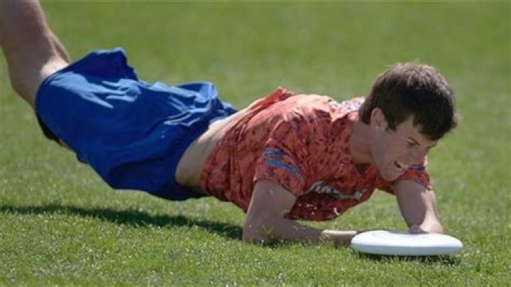 Brodie Smith Biography, Age, Height, Wife, Net Worth, Family