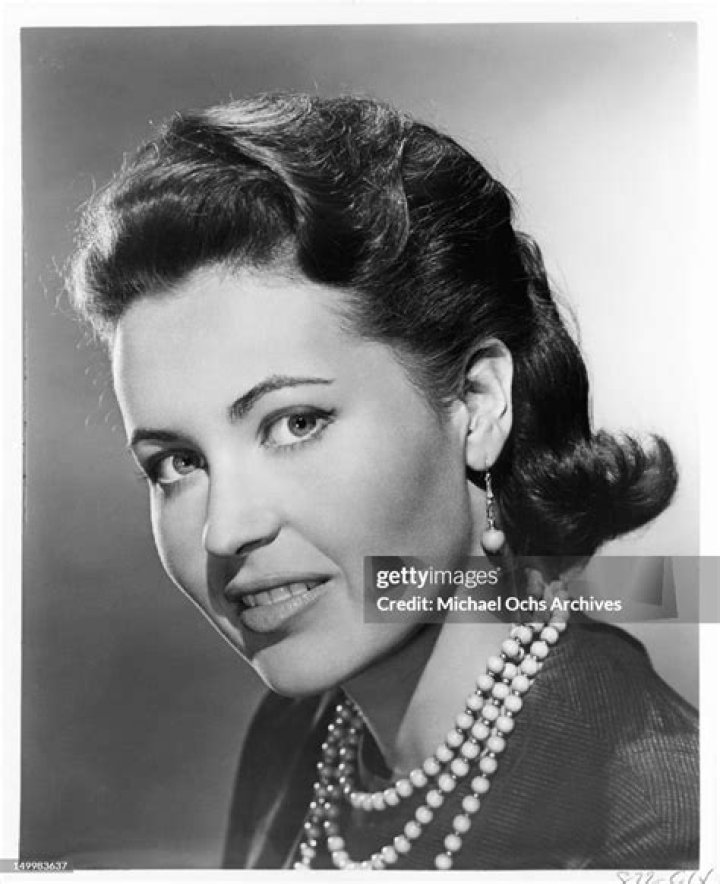 Bronwyn FitzSimons Biography, Age, Height, Husband, Net Worth, Family