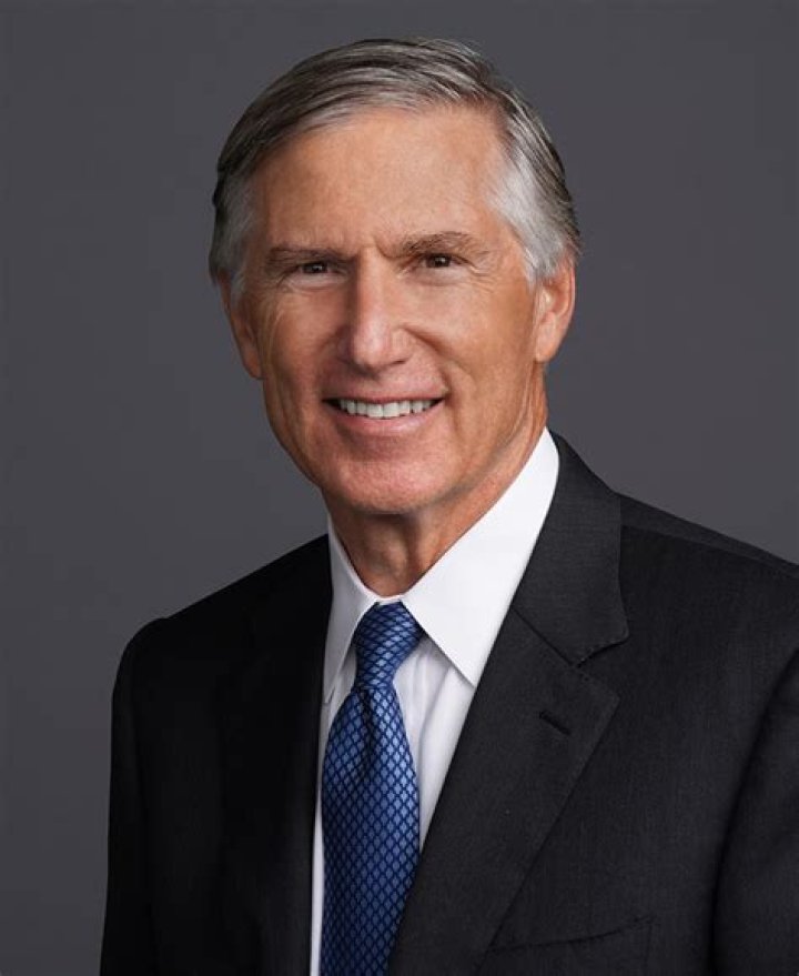 Bruce Karsh Biography, Age, Height, Wife, Net Worth, Family