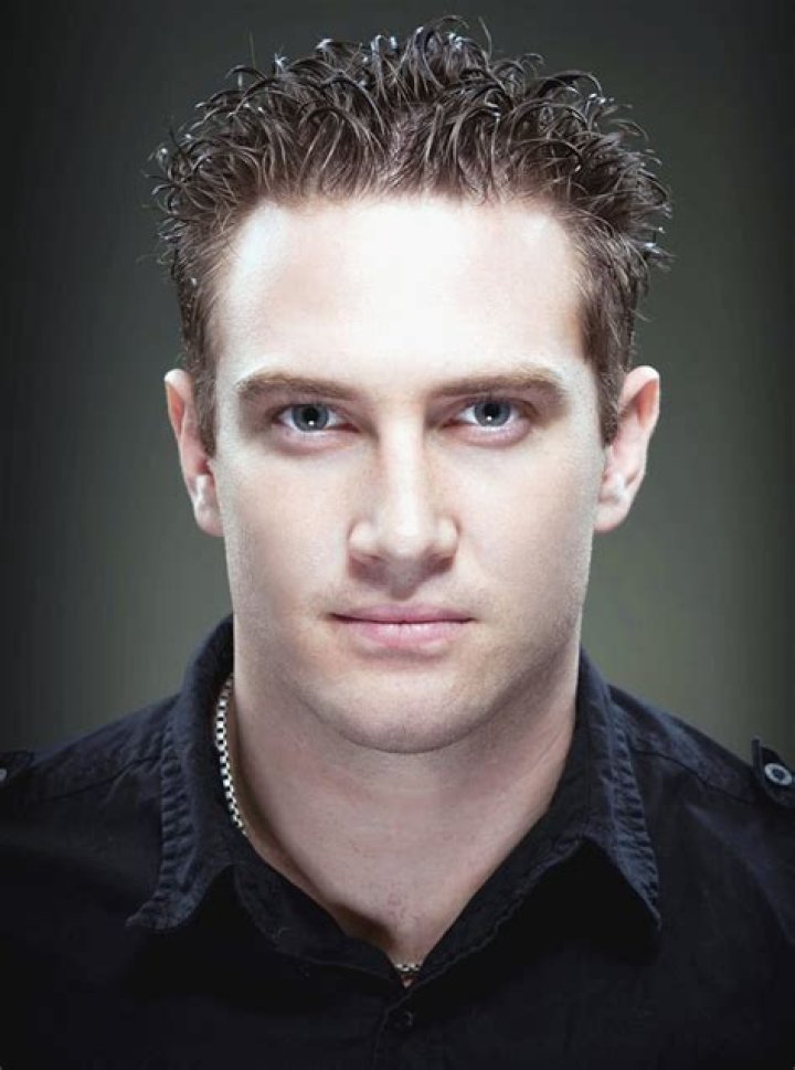 Bryce Papenbrook biografía, edad, altura, esposo, net worth, familia