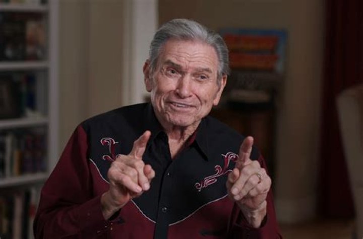 Burton Gilliam Biography, Age, Height, Wife, Net Worth, Family