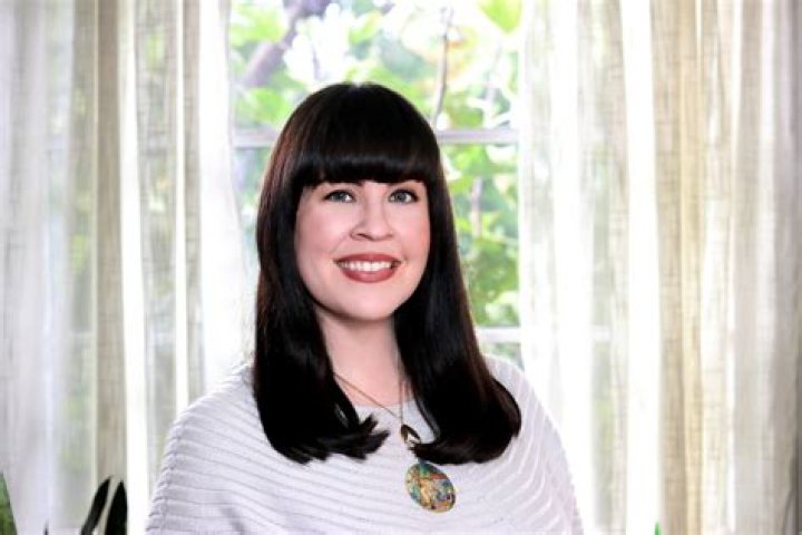 Caitlin Doughty Biography, Age, Height, Husband, Net Worth, Family