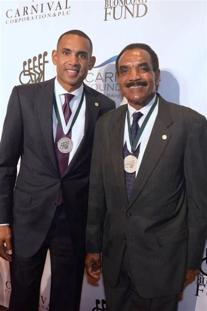 Calvin Hill biografía, edad, altura, esposo, net worth, familia