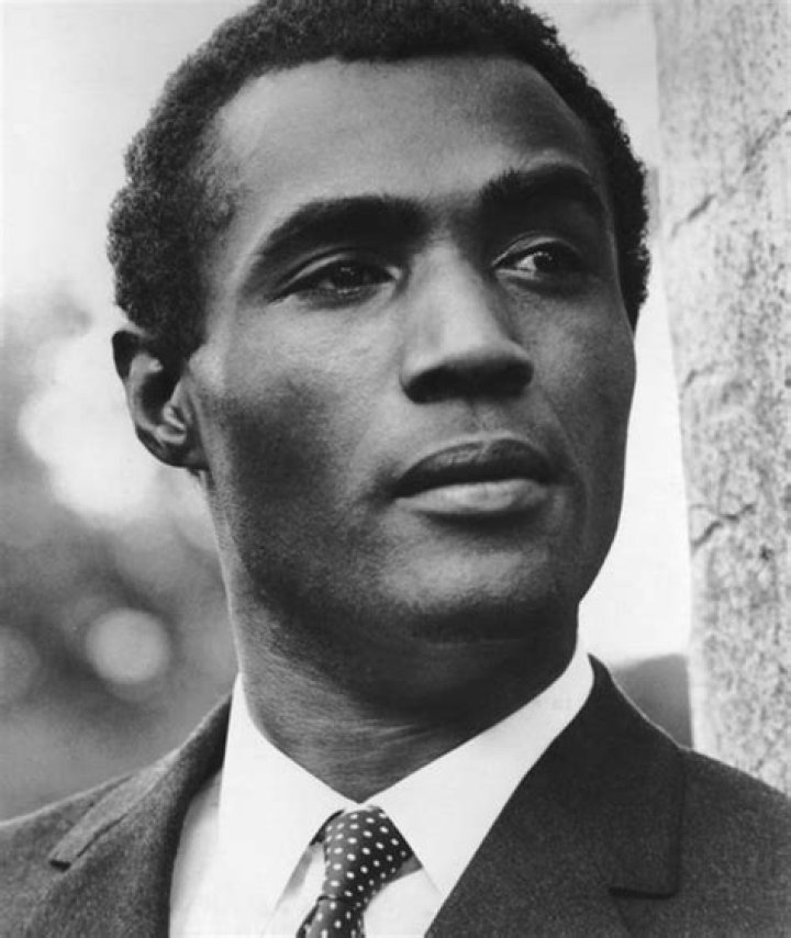 Calvin Lockhart Biography, Age, Height, Wife, Net Worth, Family