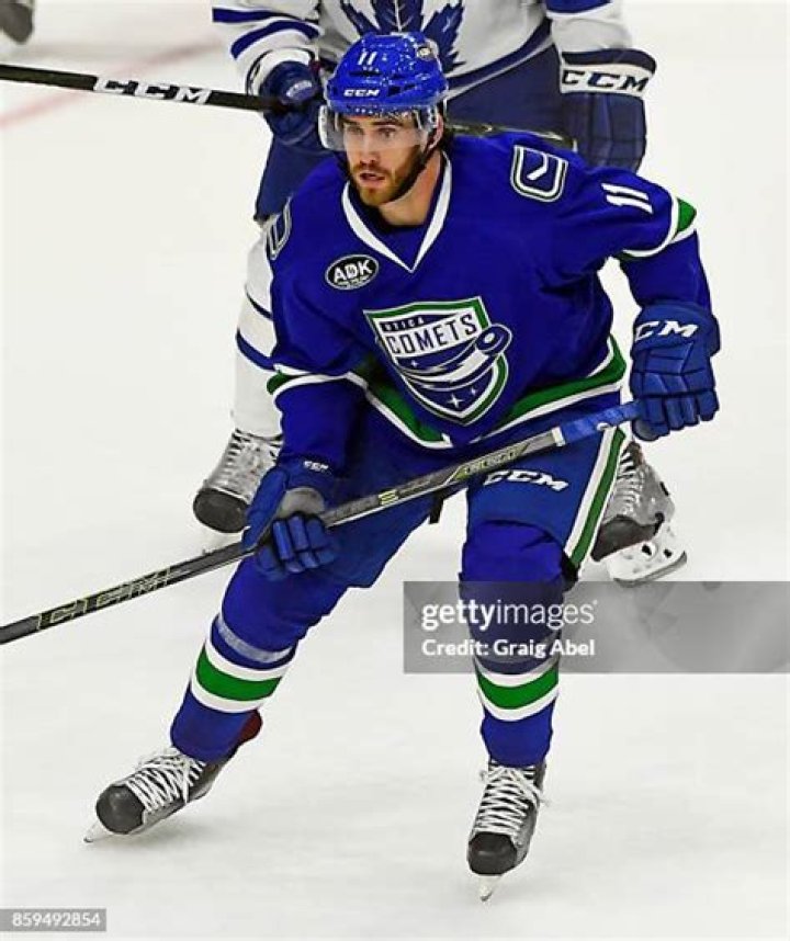 Cameron Darcy Biography, Age, Height, Wife, Net Worth, Family