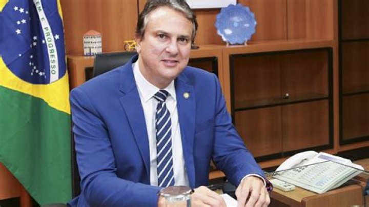 Camilo Santana Biography, Age, Height, Wife, Net Worth, Family