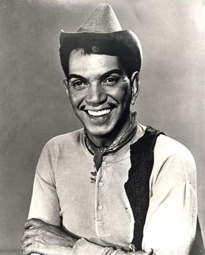 Cantinflas Biography, Age, Height, Wife, Net Worth, Family