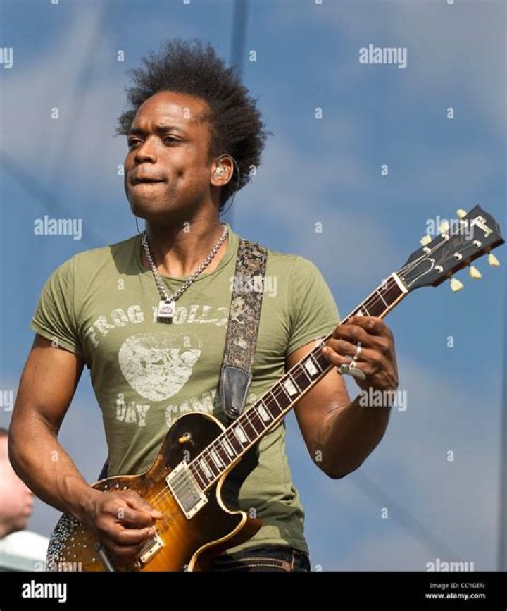 Captain Kirk Douglas Biography, Age, Height, Wife, Net Worth, Family