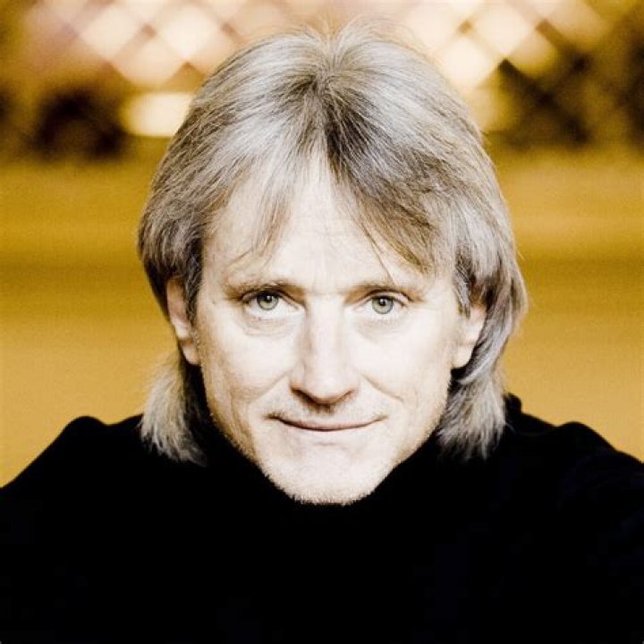 Carl St. Clair Biography, Age, Height, Wife, Net Worth, Family