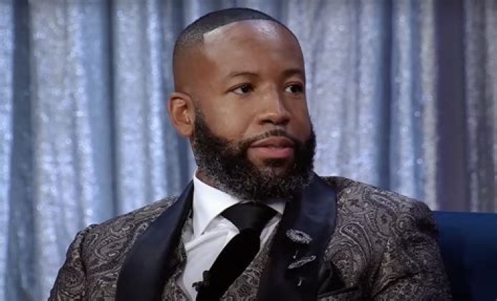 Carlos King Biography, Age, Height, Wife, Net Worth, Family