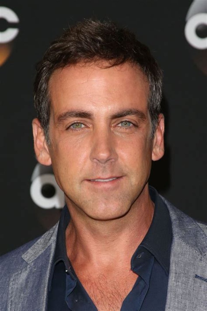 Carlos Ponce biografía, edad, altura, esposo, net worth, familia