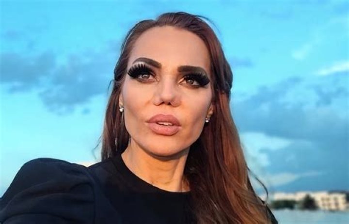 Carmen Campuzano biografía, edad, altura, esposa, net worth, familia