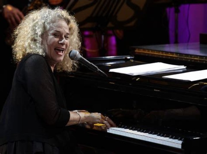 Carole King Biography, Age, Height, Husband, Net Worth, Family