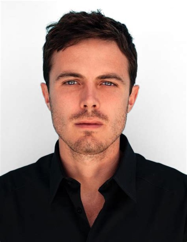 Casey Affleck Biography, Age, Height, Wife, Net Worth, Family