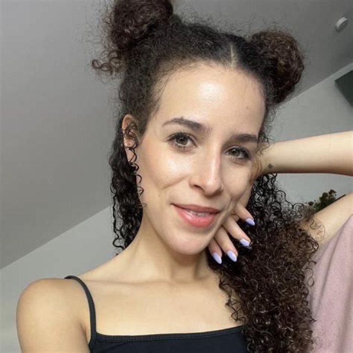 Cassandra Jones Biography, Age, Height, Husband, Net Worth, Family