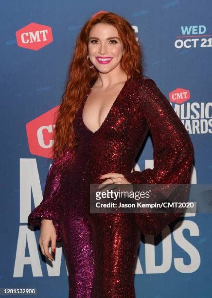 Caylee Hammack Biography, Age, Height, Husband, Net Worth, Family