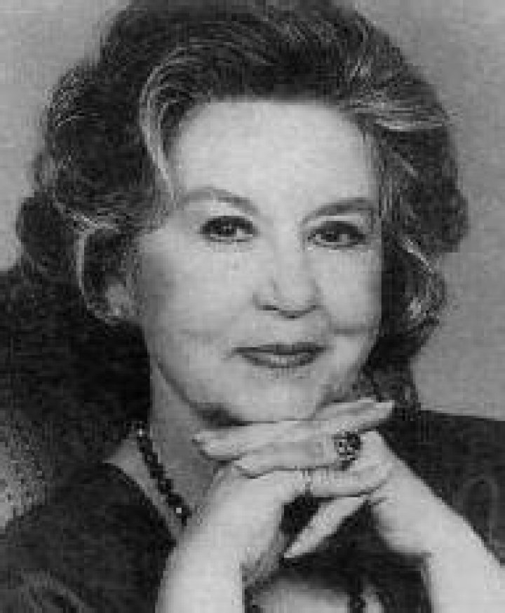 Charita Bauer Biography, Age, Height, Husband, Net Worth, Family