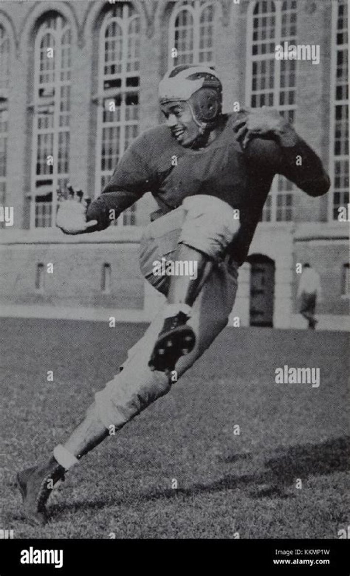 Charles Mann Biography, Age, Height, Wife, Net Worth, Family