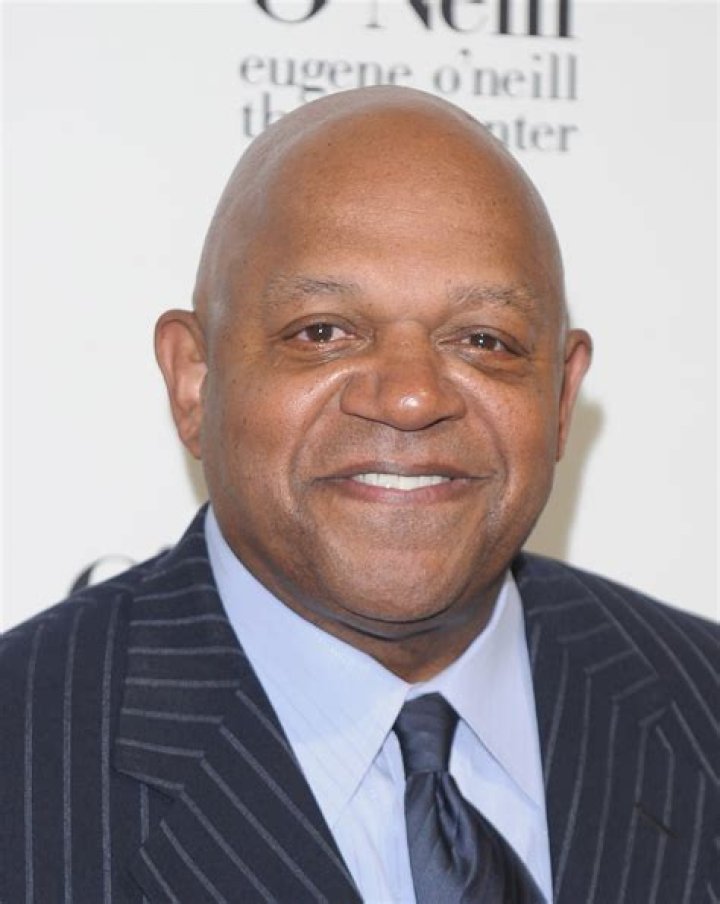 Charles S. Dutton Biography, Age, Height, Wife, Net Worth, Family