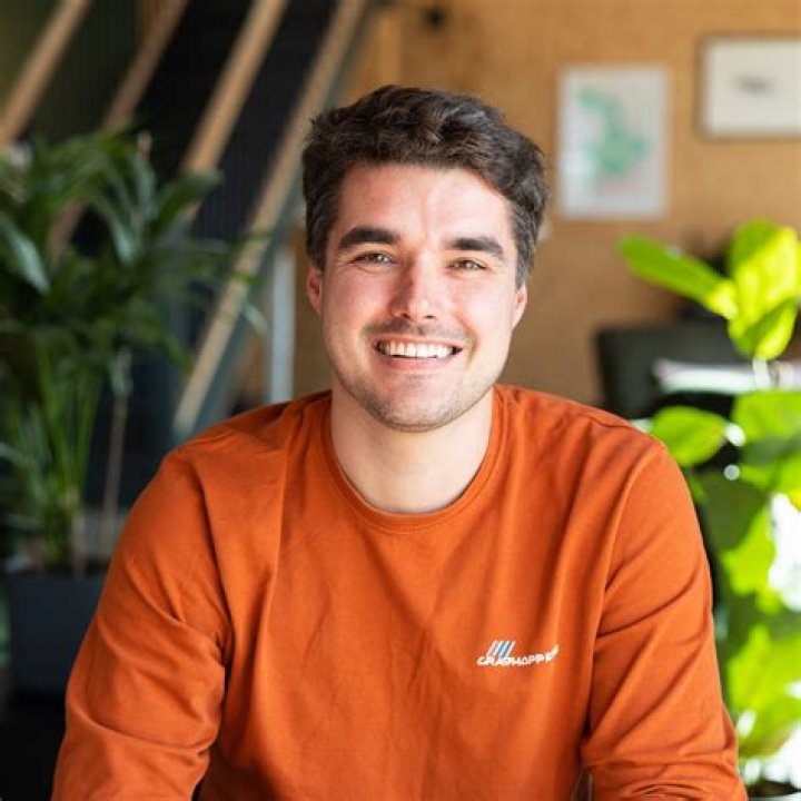 Chris Hull Biography, Age, Height, Wife, Net Worth, Family