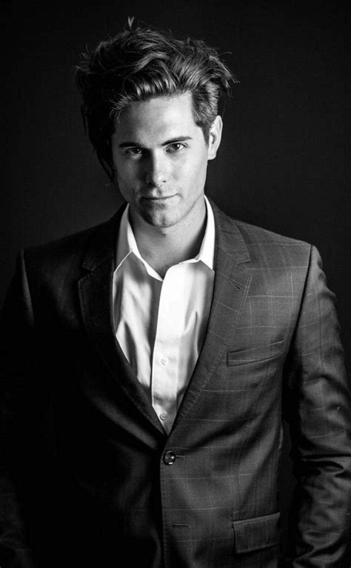 Chris McNally Biography, Age, Height, Wife, Net Worth, Family