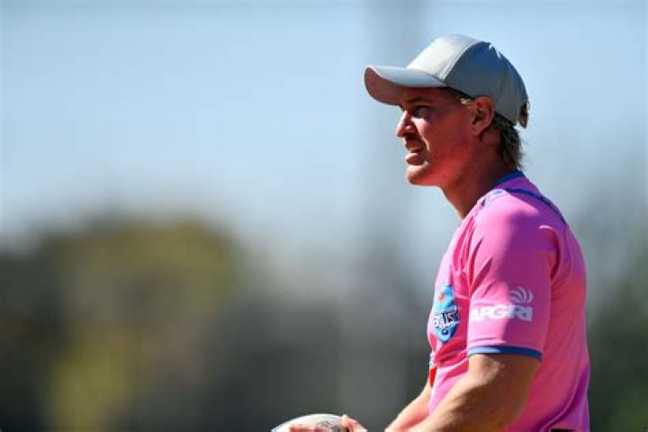 Chris Smit Biography, Age, Height, Wife, Net Worth, Family