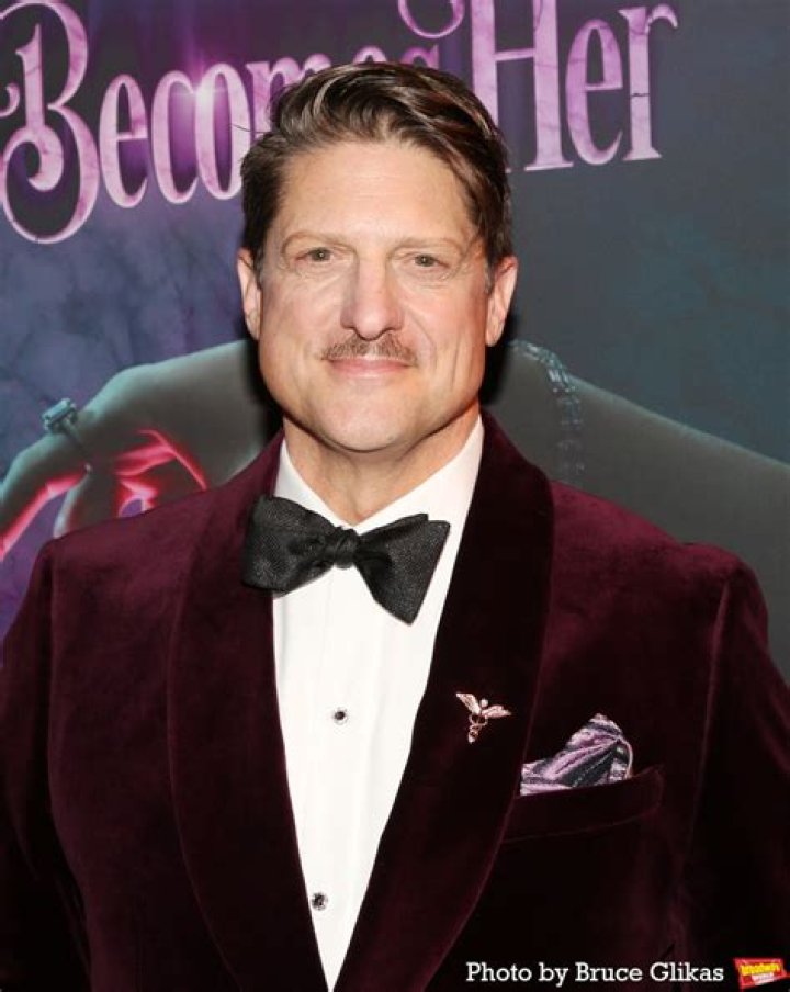 Christopher Sieber Biography, Age, Height, Wife, Net Worth, Family