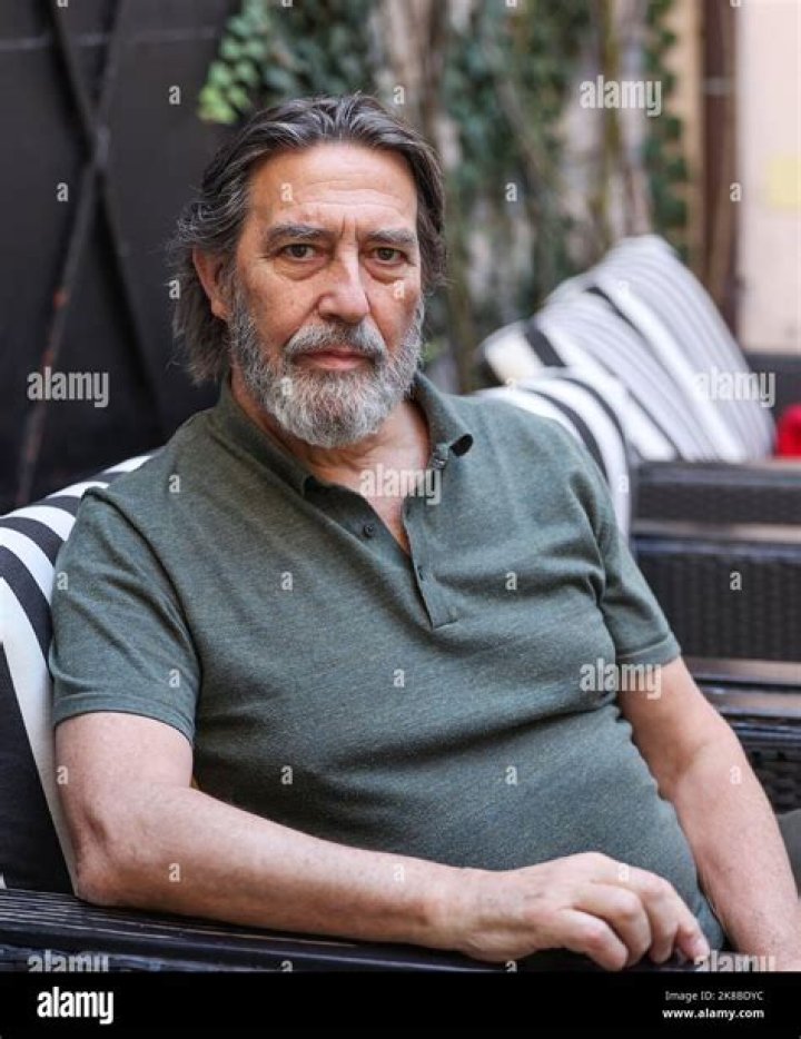 Ciarán Hinds biografía, edad, altura, esposo, net worth, familia