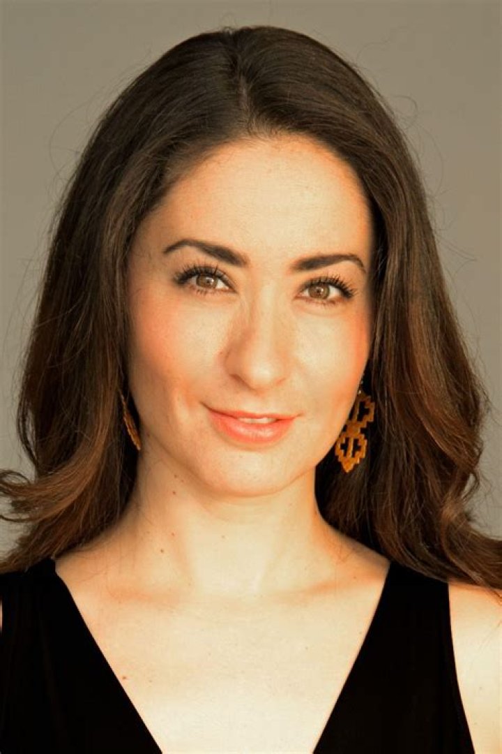 Claudia Troyo Biography, Age, Height, Husband, Net Worth, Family