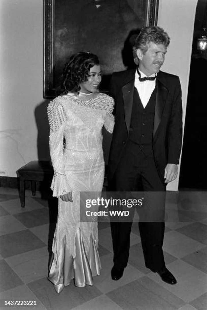 Conrad E. Palmisano Biography, Age, Height, Wife, Net Worth, Family