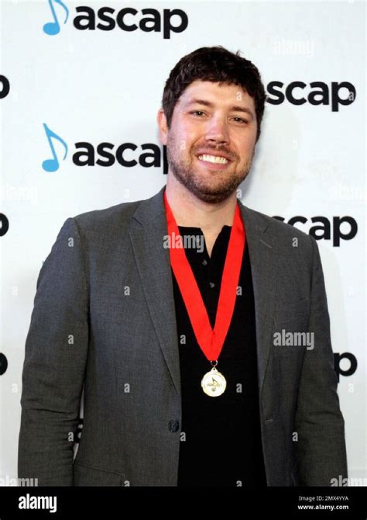 Corey Crowder Biography, Age, Height, Wife, Net Worth, Family