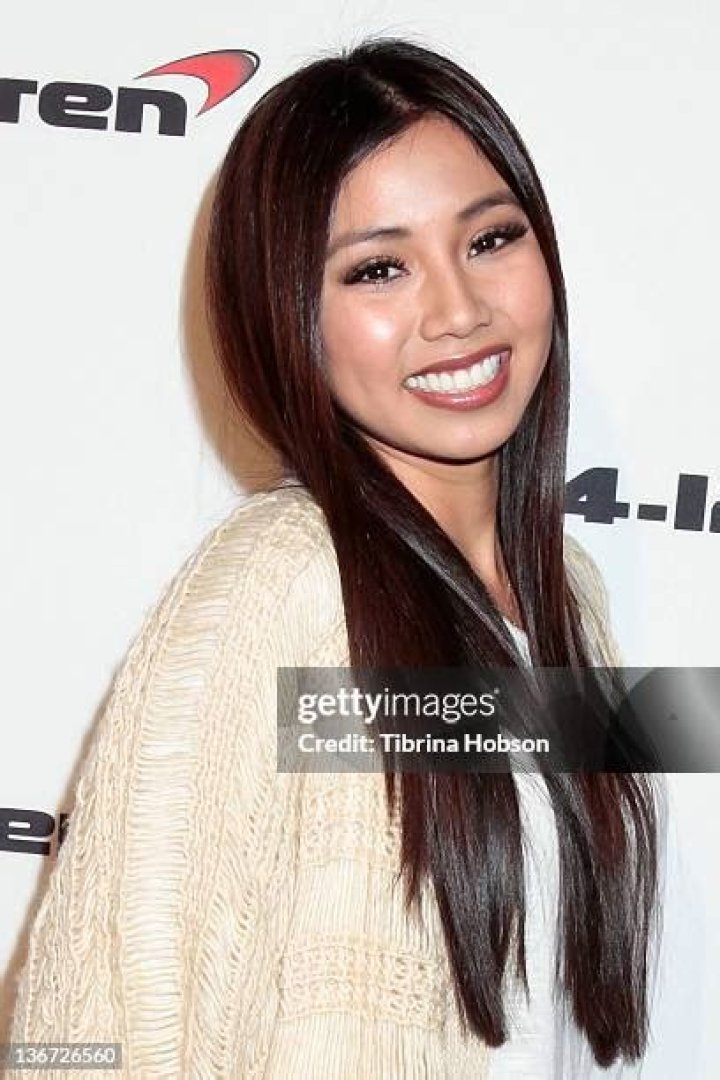 Crystal Hoang Biography, Age, Height, Husband, Net Worth, Family