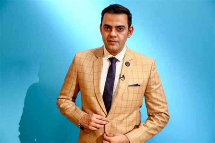 Cyrus Sahukar Biography, Age, Height, Wife, Net Worth, Family