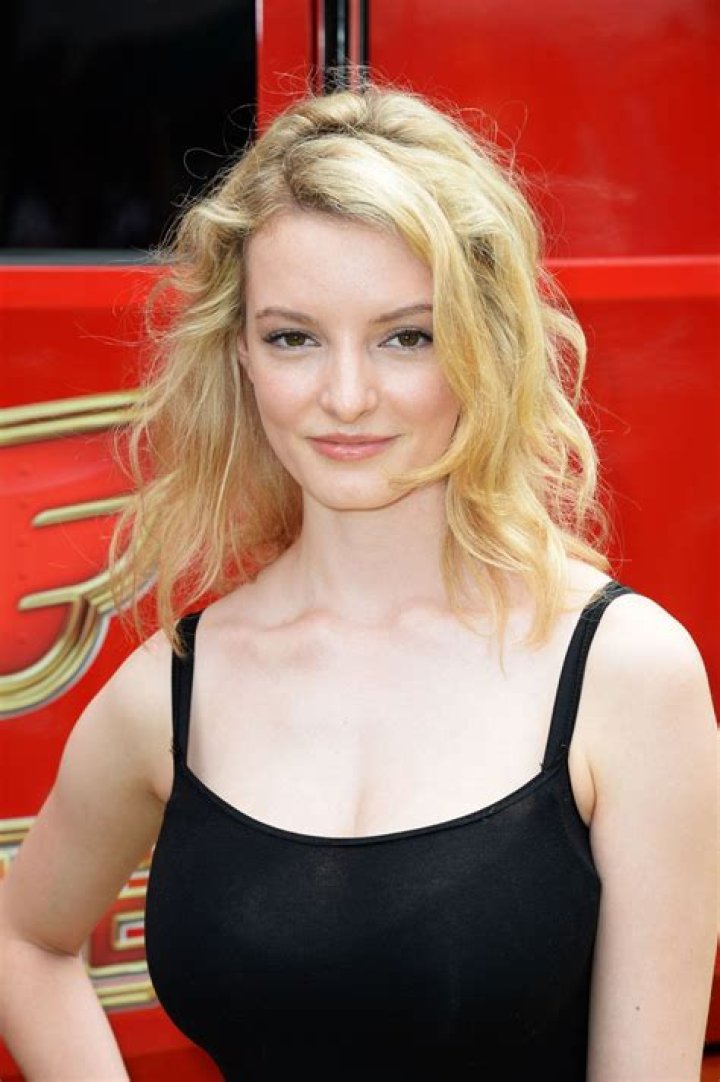 Dakota Blue Richards Biography, Age, Height, Husband, Net Worth, Family