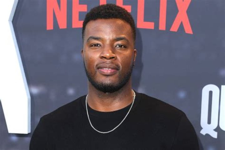 Daniel Ezra Biography, Age, Height, Wife, Net Worth, Family